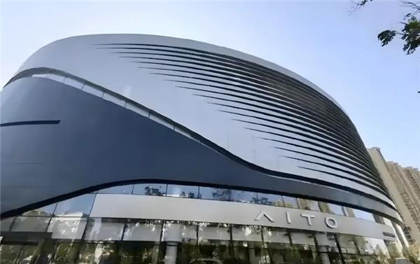 ​又有100家豪华车经销商“叛逃”新能源，3万家4S店进入换门头时代？