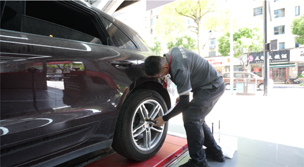 20年汽修老师傅转型，月营收从15万飙到30万，怎么做到的？