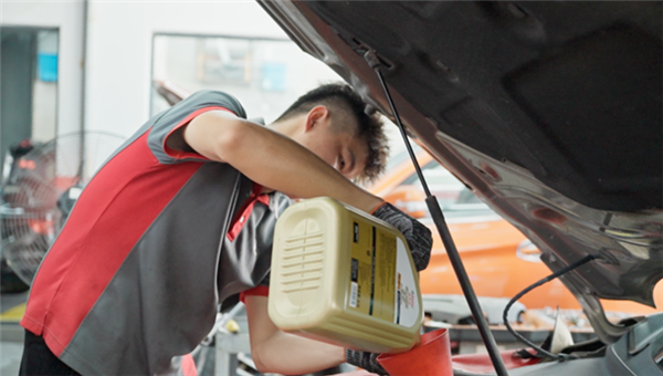 周边40家店混战，十多年汽修老兵如何成功突围、年营收破900万？