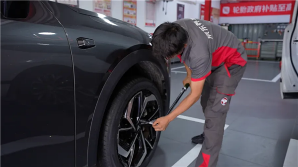 从“试一试”到2年开3店，年营收800万，25年汽修老将做了什么？