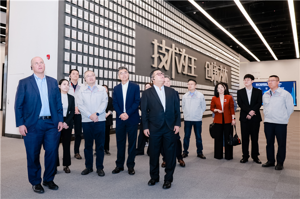 强强联手共拓混动未来 | 埃克森美孚与比亚迪签署战略合作备忘录 强强联手共拓混动未来 | 埃克森美孚与比亚迪签署战略合作备忘录