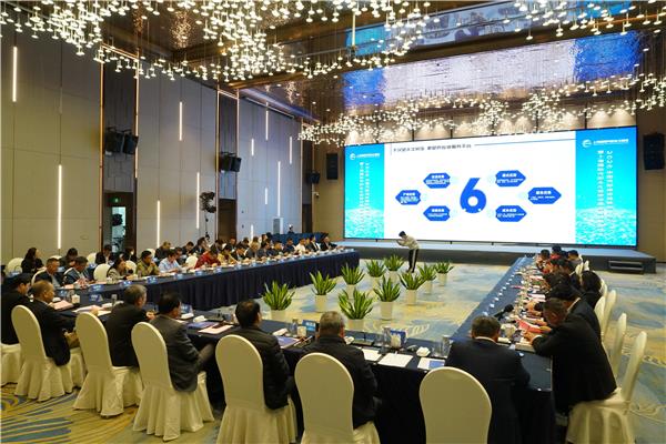 【聚焦】共谋“内外贸一体化”新局,这场战略研讨会在汽车城举办 【聚焦】共谋“内外贸一体化”新局,这场战略研讨会在汽车城举办