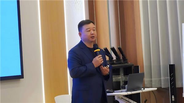 门店被AI和新能源同时改写，下一批客户究竟怎么来？｜10月27日上海，AI私域实战课等你来